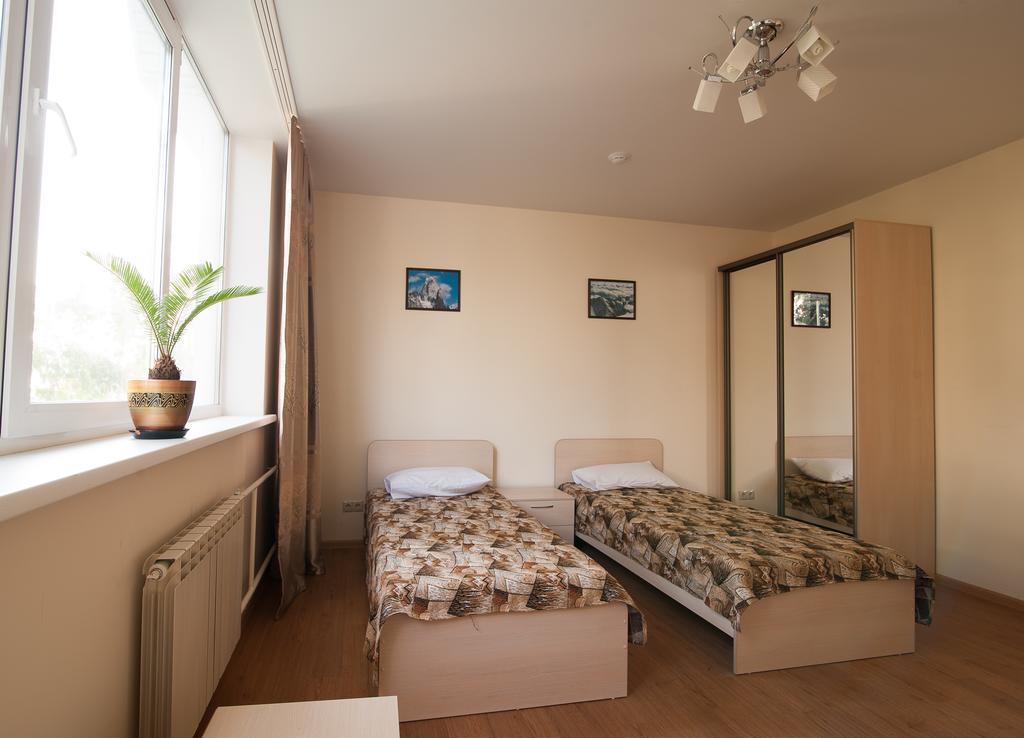 Zelyony Bereg Mini-Hotel Irkutsk Room photo